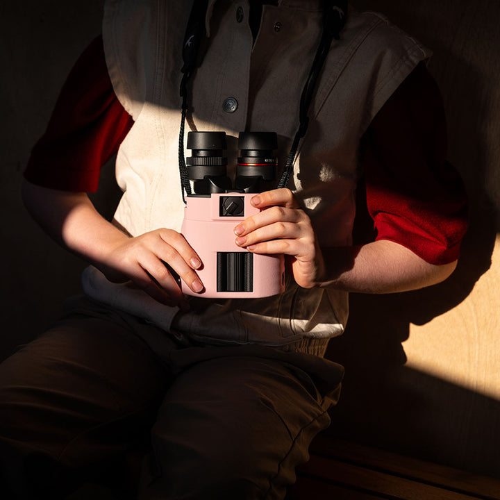 Kite APC Stabilized 30 II 14x30 Stabilised Binoculars in a hide